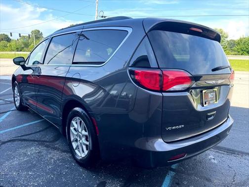 2021 Chrysler Voyager LXI