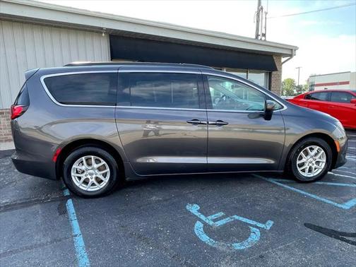 2021 Chrysler Voyager LXI