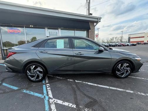 Gray 2025 Hyundai ELANTRA SEL