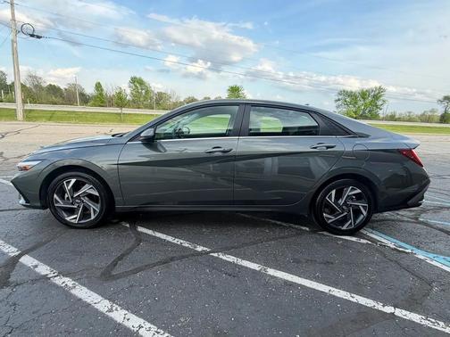 Gray 2025 Hyundai ELANTRA SEL