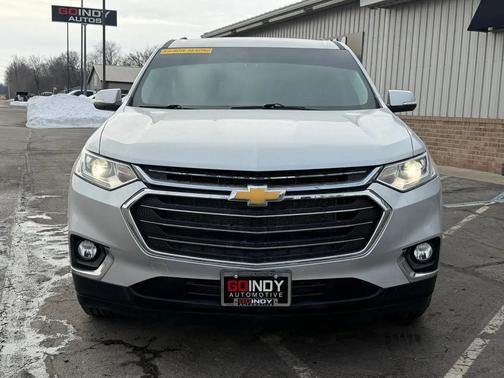 Silver Ice Metallic 2021 Chevrolet Traverse LT Leather