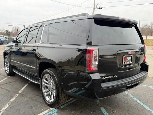 2019 GMC Yukon XL SLT