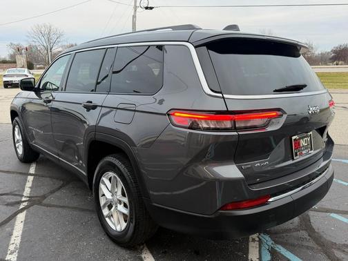 2022 Jeep Grand Cherokee L Laredo