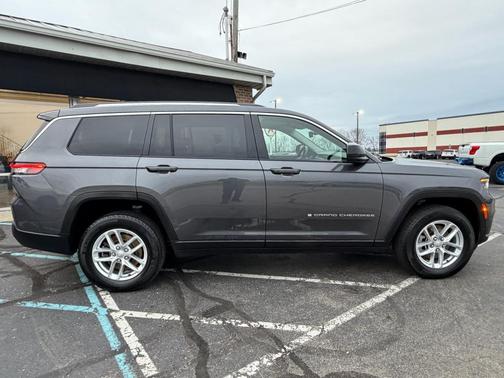 2022 Jeep Grand Cherokee L Laredo