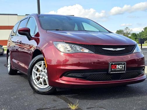 2021 Chrysler Voyager LX