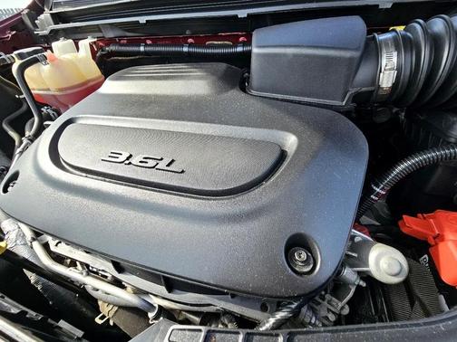 2021 Chrysler Voyager LX