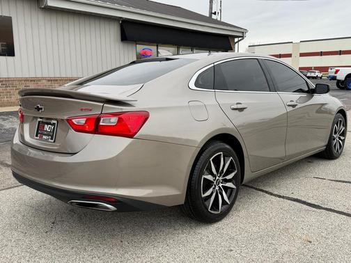 2022 Chevrolet Malibu FWD RS
