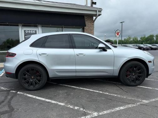 Rhodium Silver Metallic 2016 Porsche Macan Macan S