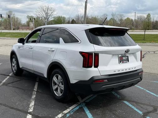 2021 Kia Sorento LX