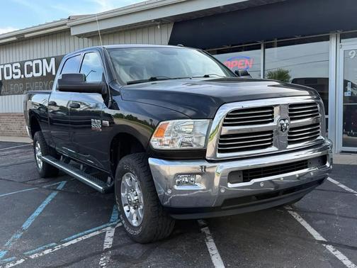 Brilliant Black Crystal Pearlcoat 2016 RAM 2500 Big Horn