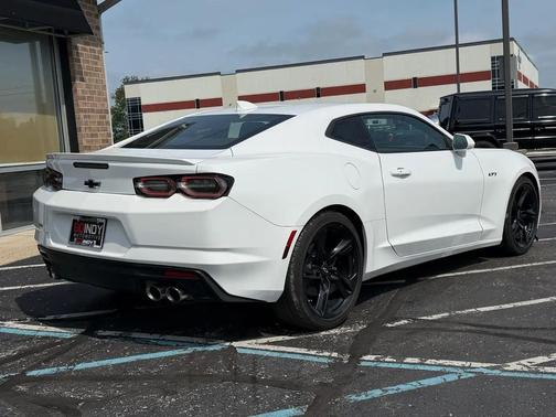 Summit White 2021 Chevrolet Camaro RWD Coupe LT1