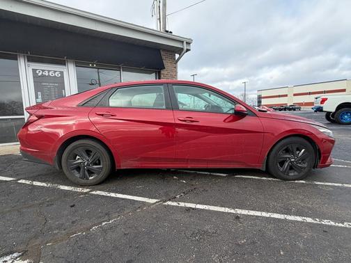 2022 Hyundai ELANTRA SEL
