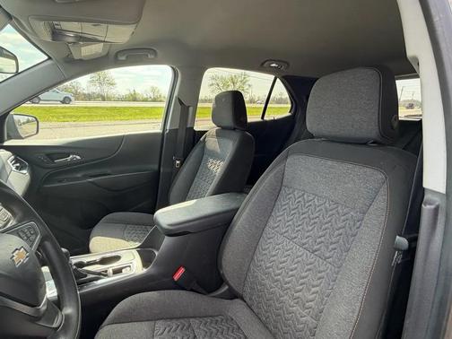 Iron Gray Metallic 2023 Chevrolet Equinox 1LT