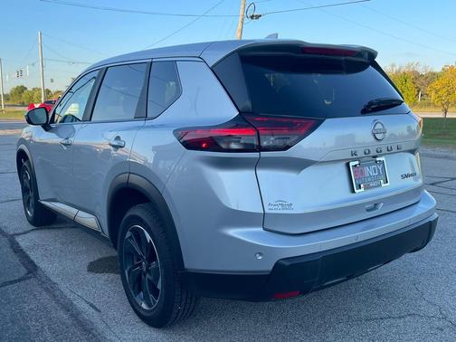 2024 Nissan Rogue SV
