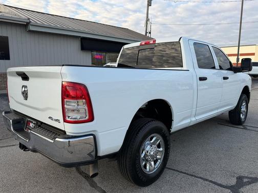 2024 RAM 2500 Tradesman Crew Cab 4x4 6'4' Box