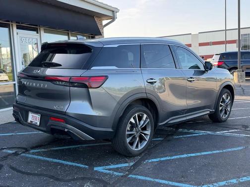 Gray 2024 INFINITI QX60 Luxe