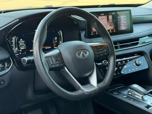 Gray 2024 INFINITI QX60 Luxe