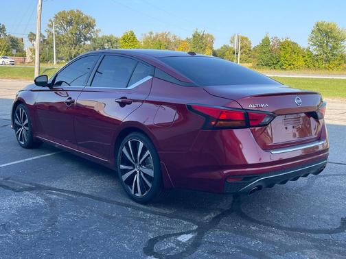 2020 Nissan Altima SR FWD