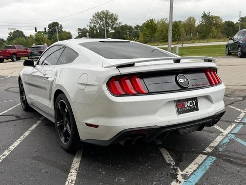 Oxford White 2019 Ford Mustang GT Premium