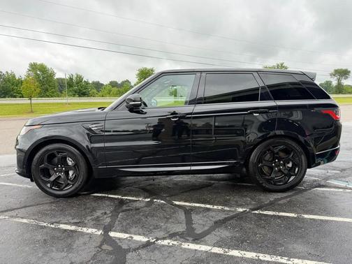 Black 2018 Land Rover Range Rover Sport HSE