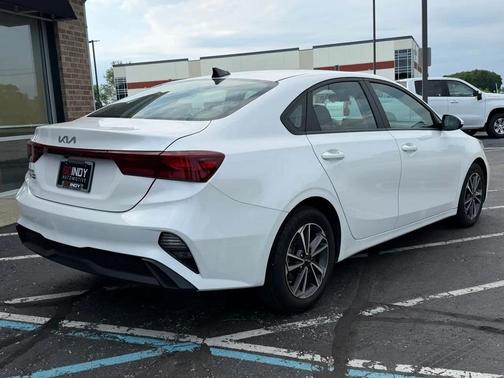 Snow White Pearl 2023 Kia Forte LXS
