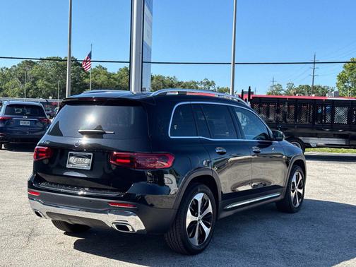 2024 Mercedes-Benz GLB 250 