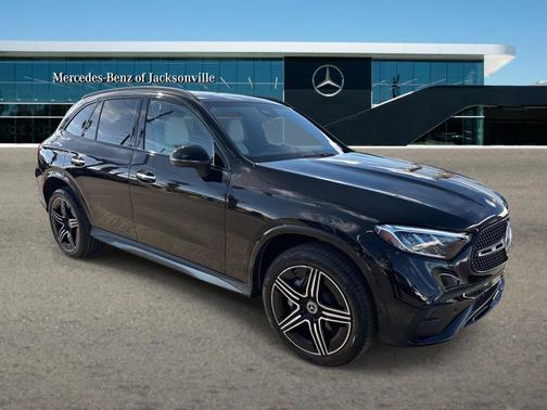 Obsidian Black Metallic 2024 Mercedes-Benz GLC 300 4MATIC