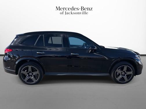 Obsidian Black Metallic 2024 Mercedes-Benz GLC 300 4MATIC