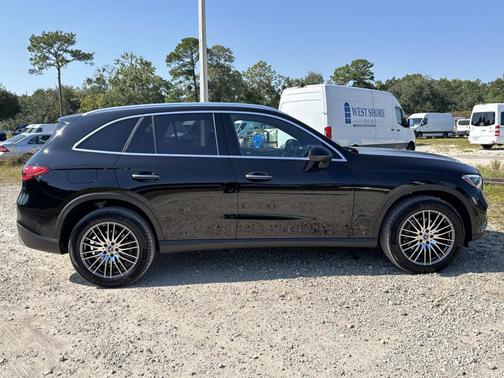 2025 Mercedes-Benz GLC 300 Base