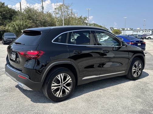 2025 Mercedes-Benz GLA 250 Base