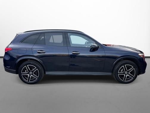 2023 Mercedes-Benz GLC 300 