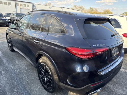 2023 Mercedes-Benz GLC 300 