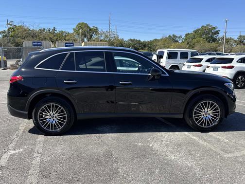 2025 Mercedes-Benz GLC 300 Base