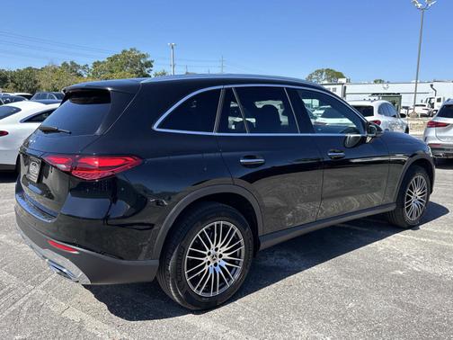 2025 Mercedes-Benz GLC 300 Base