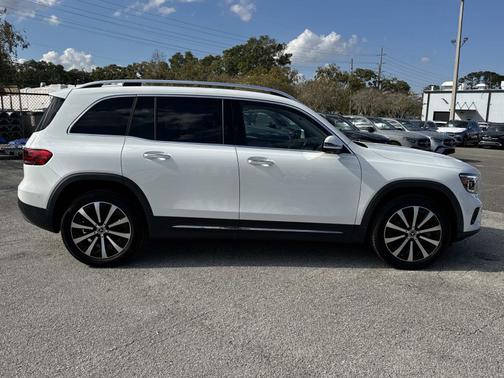 2023 Mercedes-Benz GLB 250 