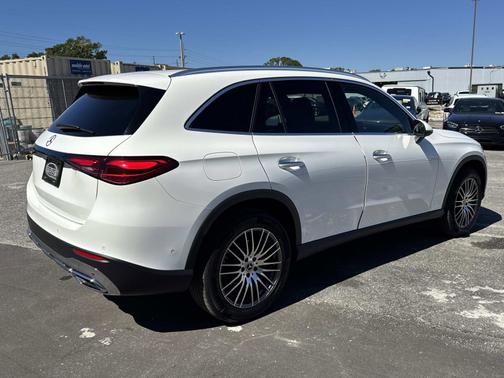 2025 Mercedes-Benz GLC 300 Base