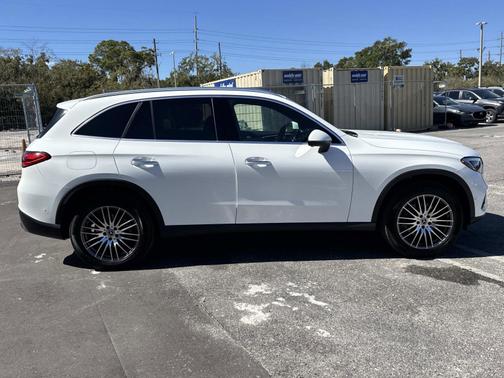 2025 Mercedes-Benz GLC 300 Base