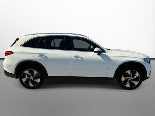 Polar White 2024 Mercedes-Benz GLC 300 4MATIC