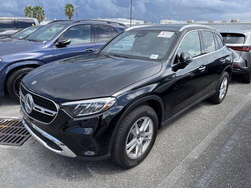 Black 2025 Mercedes-Benz GLC 300