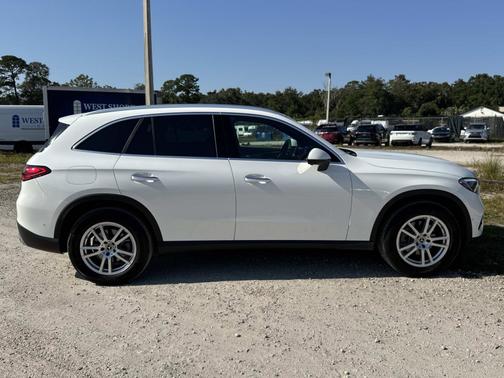 2025 Mercedes-Benz GLC 300 Base