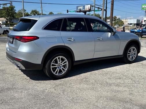 2025 Mercedes-Benz GLC 300 