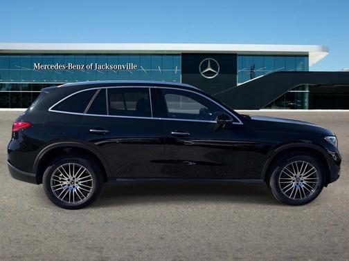2025 Mercedes-Benz GLC 300 
