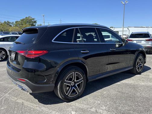 2025 Mercedes-Benz GLC 300 Base