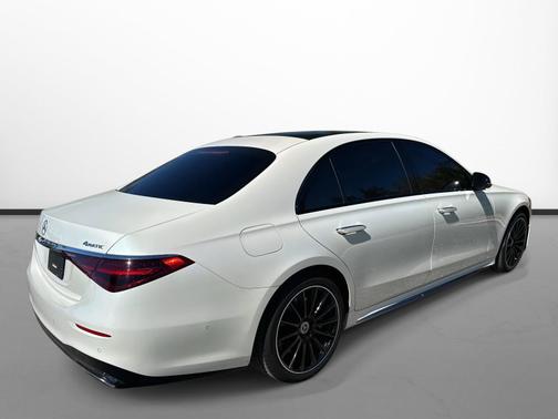 MANUFAKTUR Diamond White 2023 Mercedes-Benz S-Class