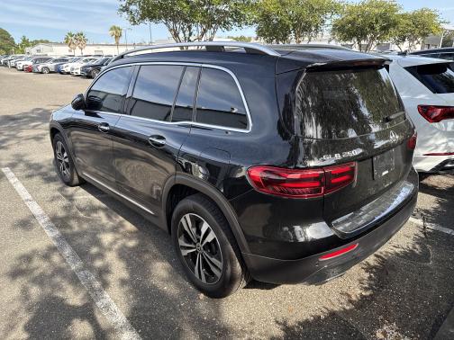 Night Black 2025 Mercedes-Benz GLB 250
