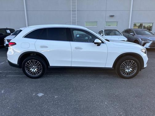 2025 Mercedes-Benz GLC 300 Base