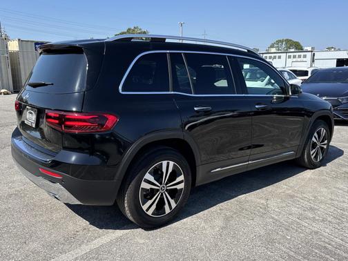 2025 Mercedes-Benz GLB 250 