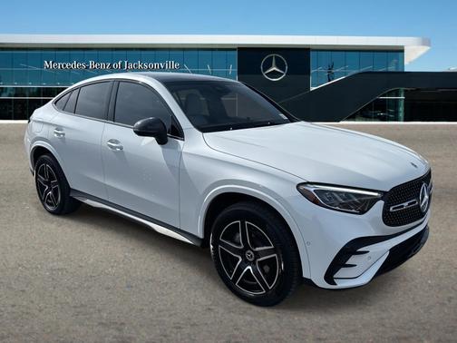 MANUFAKTUR Moonlight White Metallic 2026 Mercedes-Benz GLC 300
