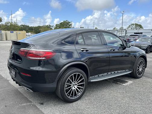 2023 Mercedes-Benz GLC 300