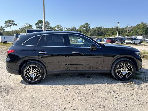 2025 Mercedes-Benz GLC 300 Base